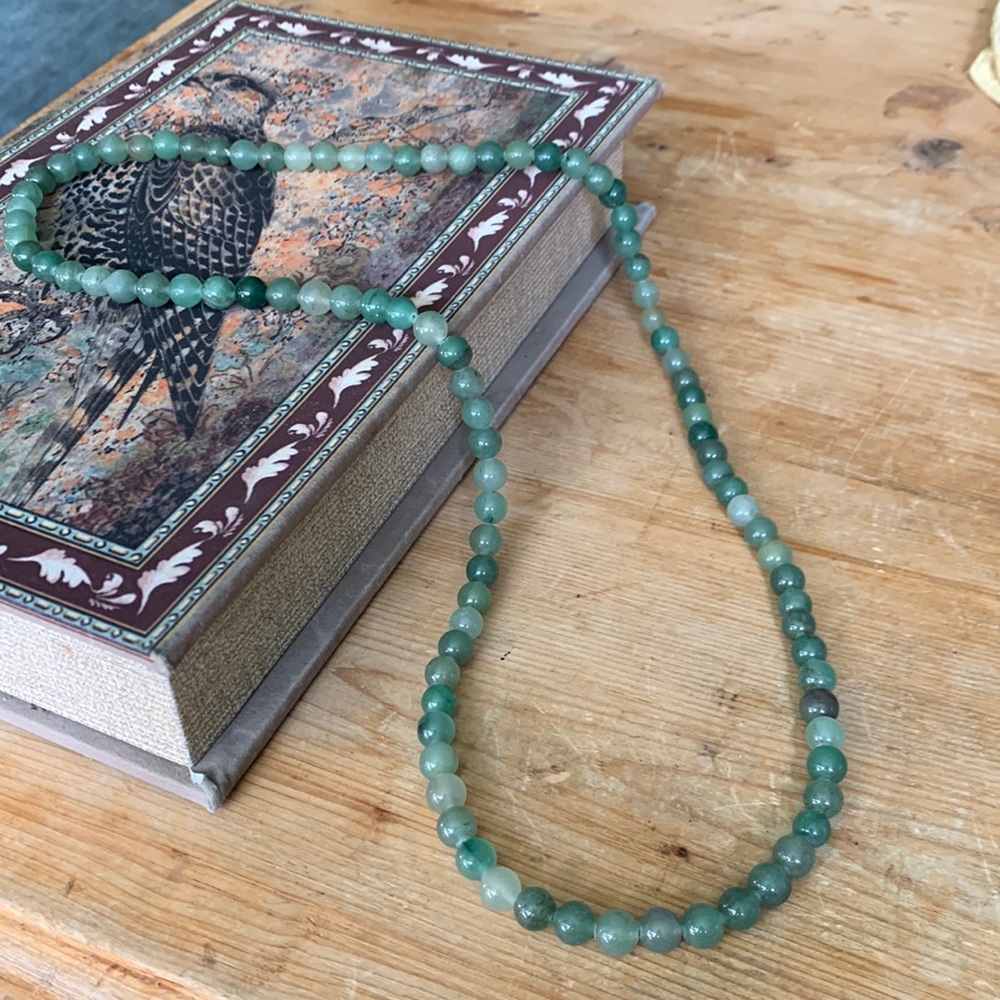 Jasper jade green beaded 30” of various hues. NWOT.